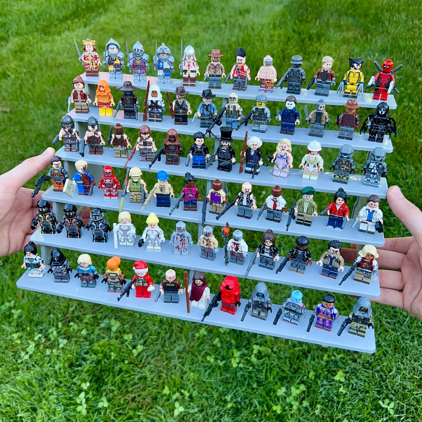 Minifigure Display Stand