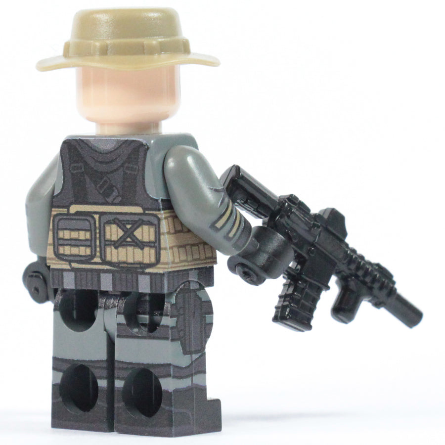 Warfare Captain – custom LEGO-compatible minifigure item by BrickTactical, alternate view