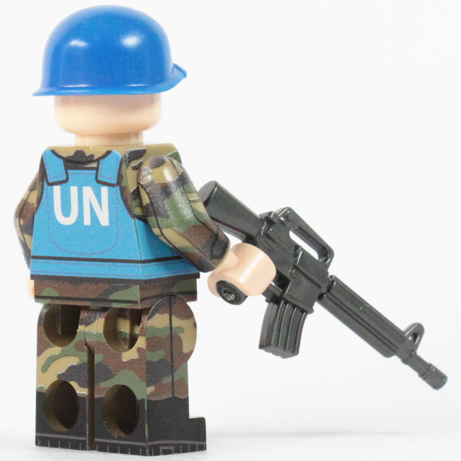 UN Soldier – custom LEGO-compatible minifigure item by BrickTactical, alternate view