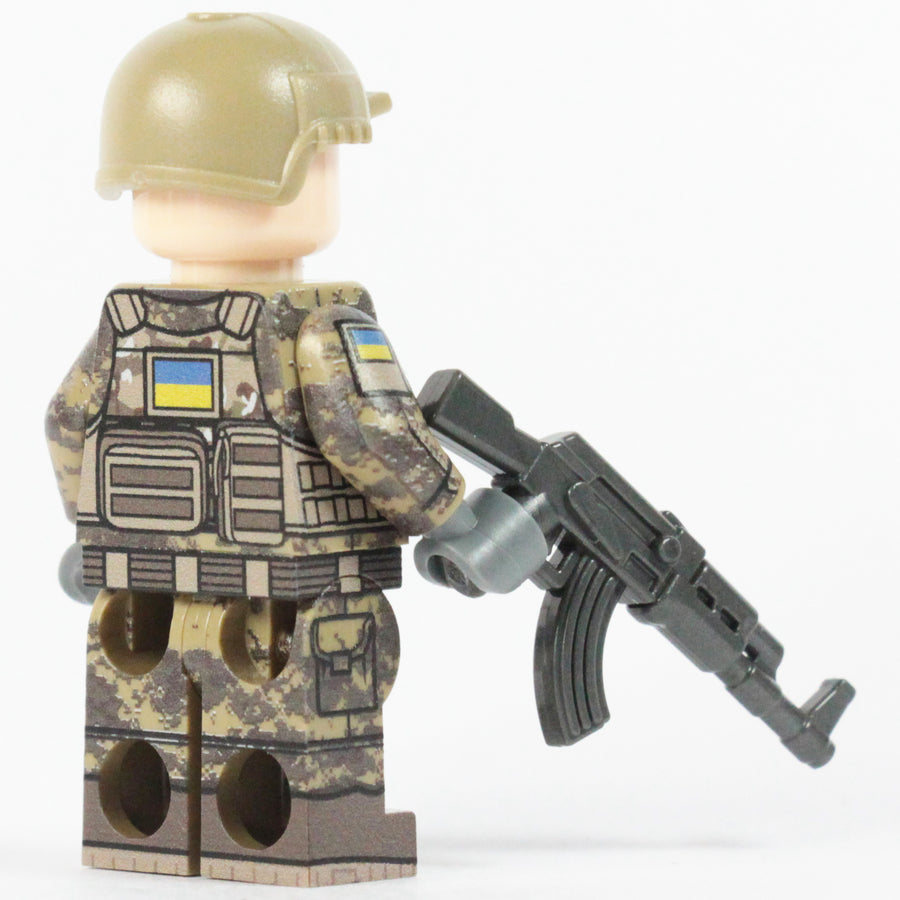 Ukrainian Soldier – custom LEGO-compatible minifigure item by BrickTactical, alternate view