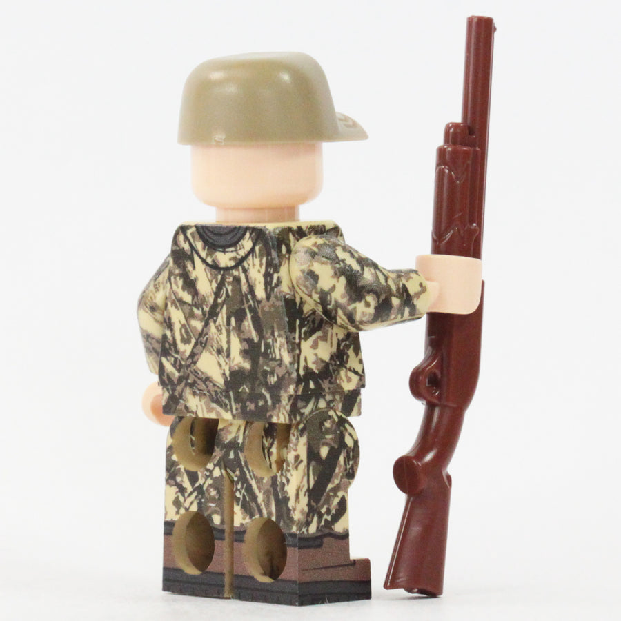 The Hunter – custom LEGO-compatible minifigure item by BrickTactical, alternate view