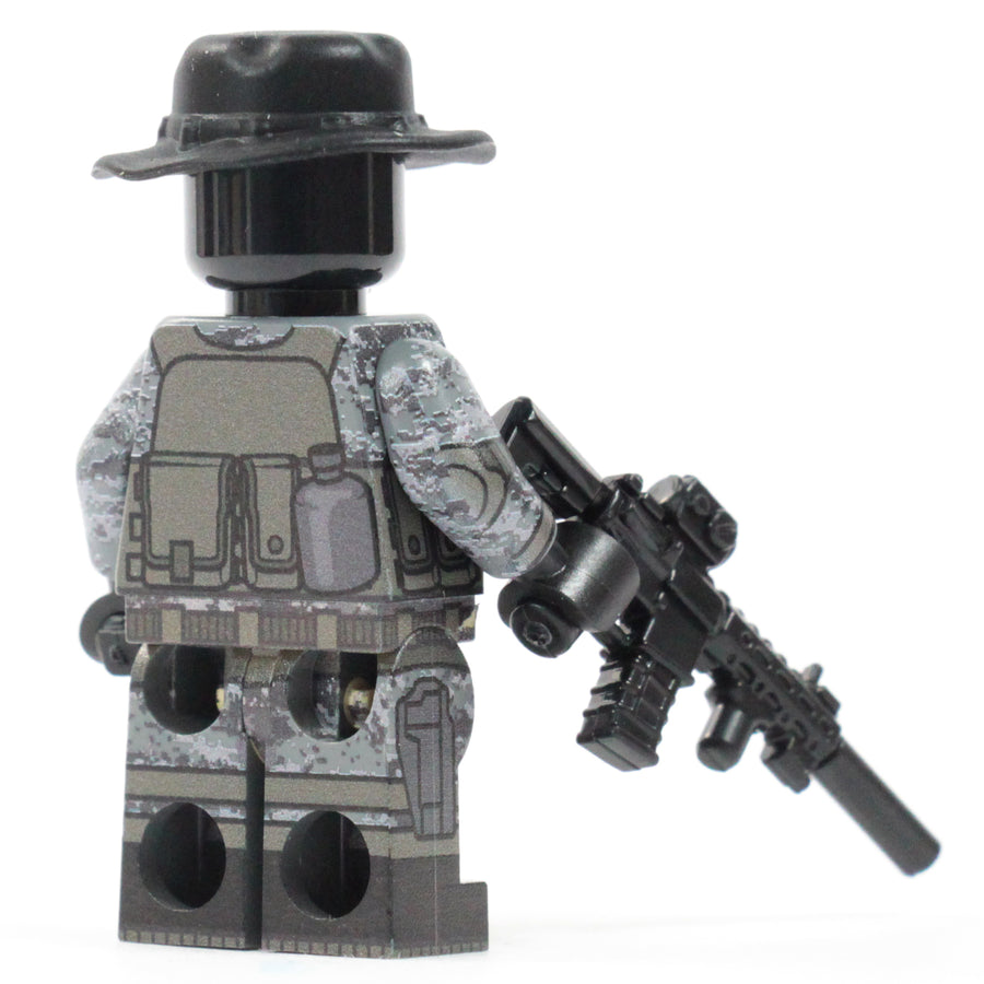 Suppressed Contractor – custom LEGO-compatible minifigure item by BrickTactical, alternate view