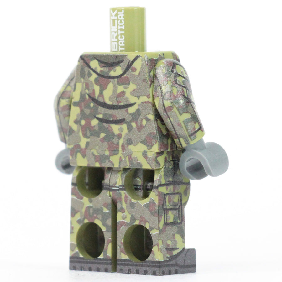 Woodland Camo Body #2 – custom LEGO-compatible minifigure item by BrickTactical, alternate view