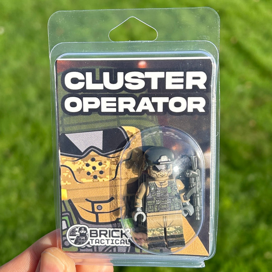 Cluster Operator – custom LEGO-compatible minifigure item by BrickTactical, alternate view