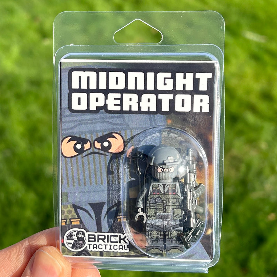 Midnight Operator – custom LEGO-compatible minifigure item by BrickTactical, alternate view