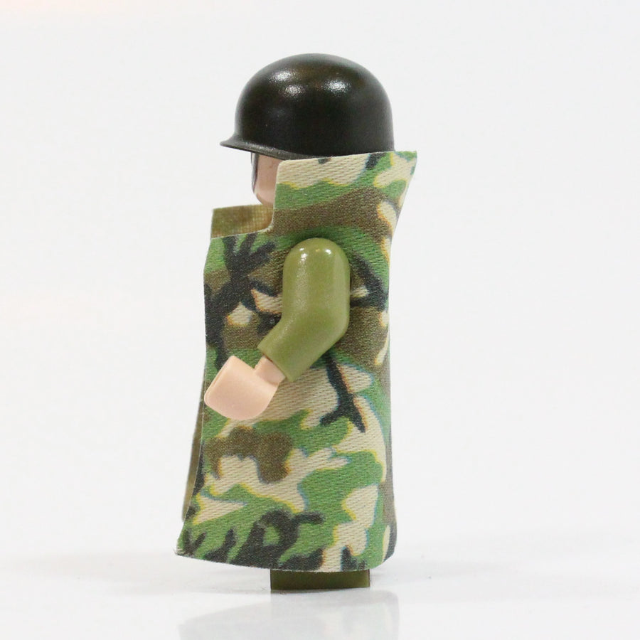 Camo Trench Coats – custom LEGO-compatible minifigure item by BrickTactical, alternate view